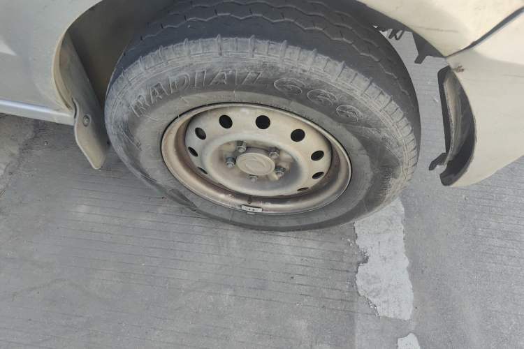 Used Dongfeng Xiaokang EC36 2017 Base Model Right Front Wheel Hub