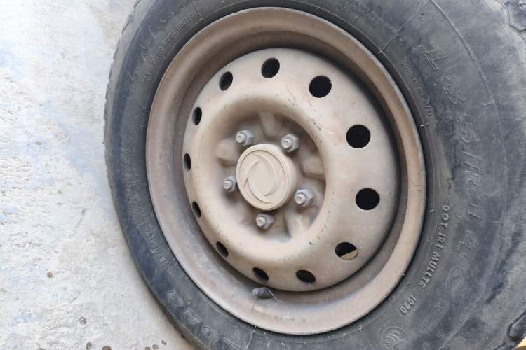 Used Dongfeng Xiaokang EC36 2017 Base Model Right Front Wheel Hub