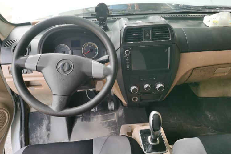 Used Dongfeng Xiaokang EC36 2017 Base Model Center Console