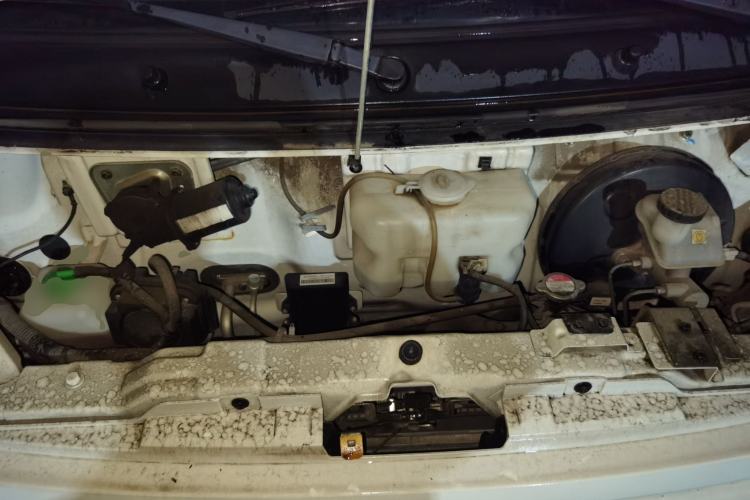 Used Dongfeng Xiaokang EC36 2017 Base Model Engine Bay