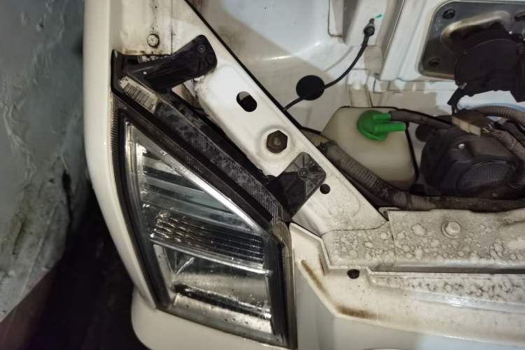 Used Dongfeng Xiaokang EC36 2017 Base Model Engine Bay Right