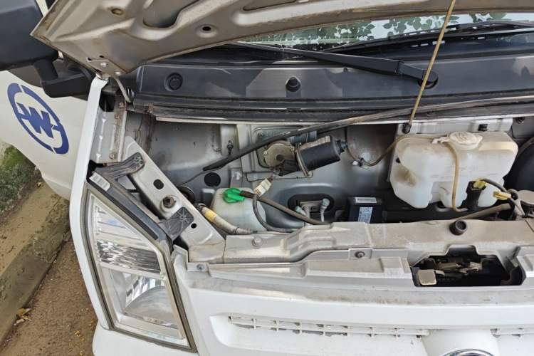 Used Dongfeng Xiaokang EC36 2017 Base Model Engine Bay Right