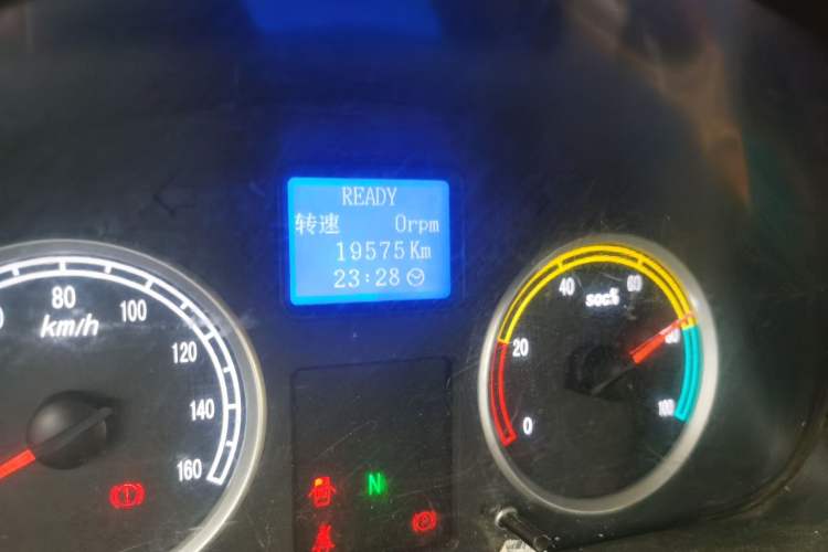 Used Dongfeng Xiaokang EC36 2017 Base Model Odometer Close Up