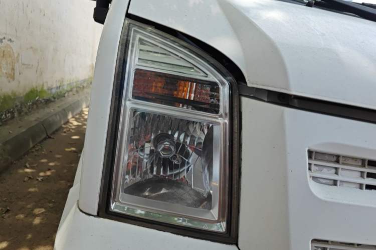 Used Dongfeng Xiaokang EC36 2017 Base Model Right Front Headlight