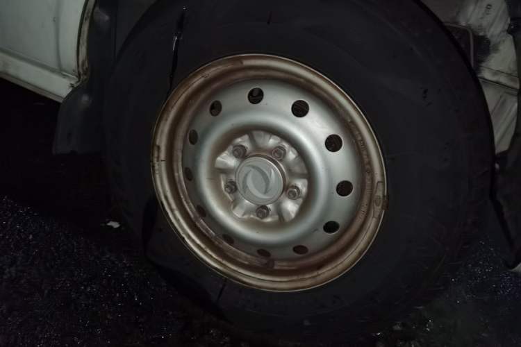 Used Dongfeng Xiaokang EC36 2017 Base Model Right Front Wheel Hub