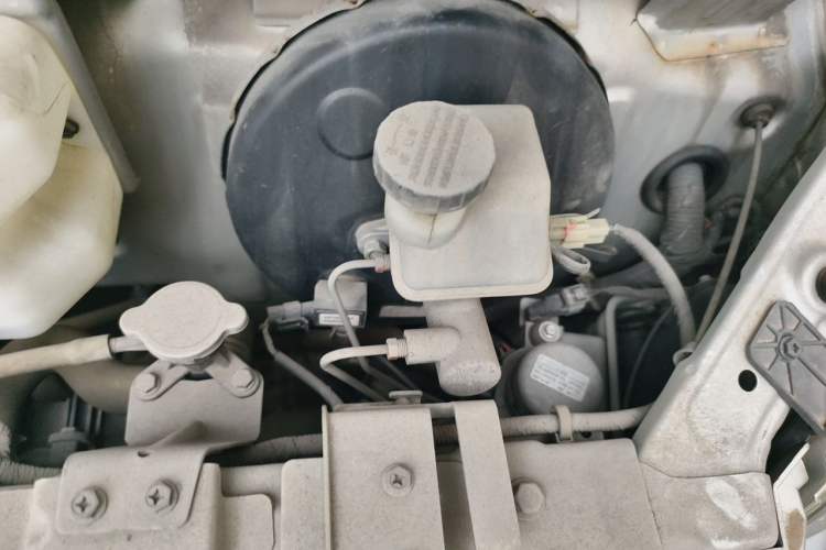 Used Dongfeng Xiaokang EC36 2018 Standard-Model Sandton Battery Engine Bay Left