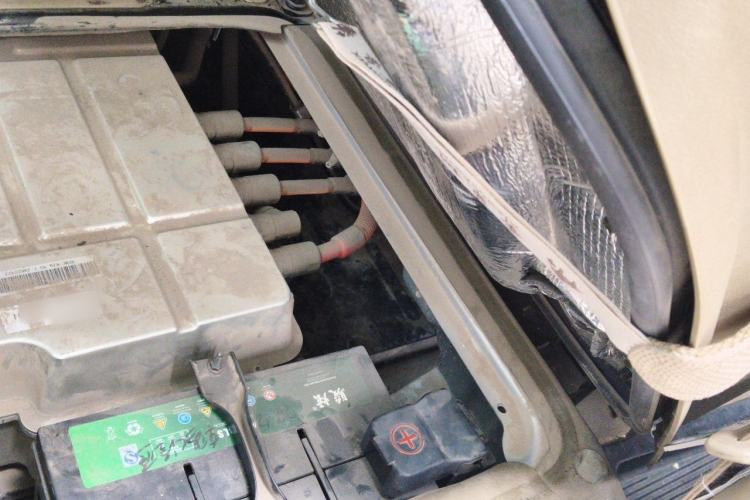 Used Dongfeng Xiaokang EC36 2018 Standard-Model Sandton Battery Engine Bay Left