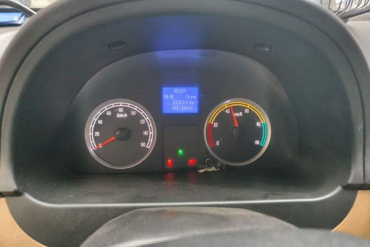 Used Dongfeng Xiaokang EC36 2018 Standard-Model Sandton Battery Odometer Close Up