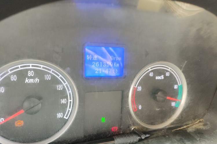 Used Dongfeng Xiaokang EC36 2018 Standard-Model Sandton Battery Odometer Close Up