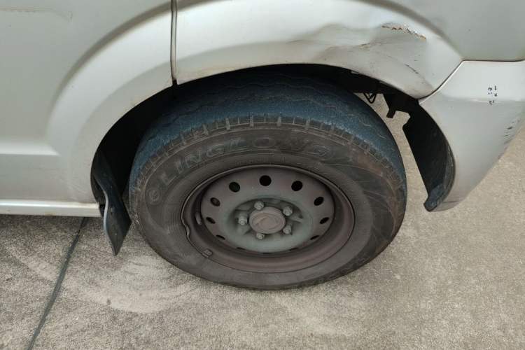 Used Dongfeng Xiaokang EC36 2018 Standard-Model Sandton Battery Right Front Wheel Hub