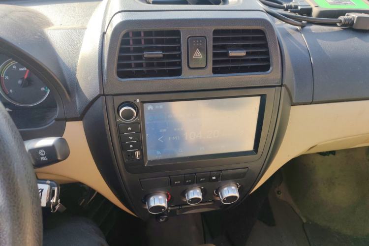 Used Dongfeng Xiaokang EC36 2018 Standard Model Starheng Battery Audio And AC Panel