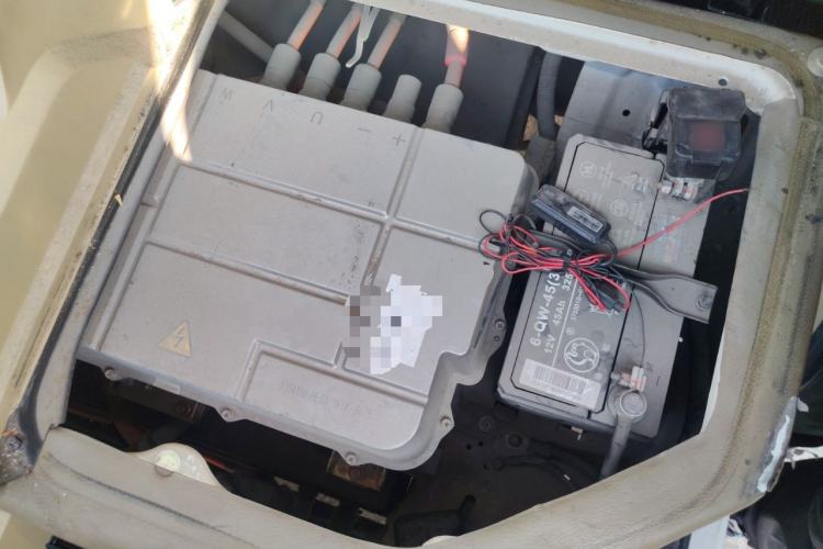 Used Dongfeng Xiaokang EC36 2018 Standard Model Starheng Battery Engine Bay