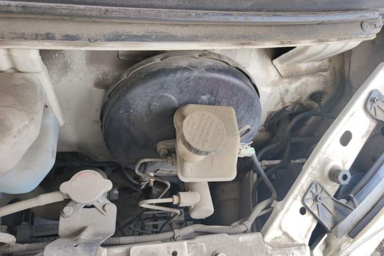 Used Dongfeng Xiaokang EC36 2018 Standard Model Camel Battery Engine Bay Left