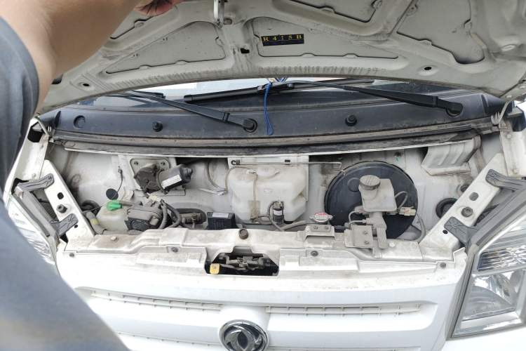 Used Dongfeng Xiaokang EC36 2018 Standard-Model Sandton Battery Engine Bay