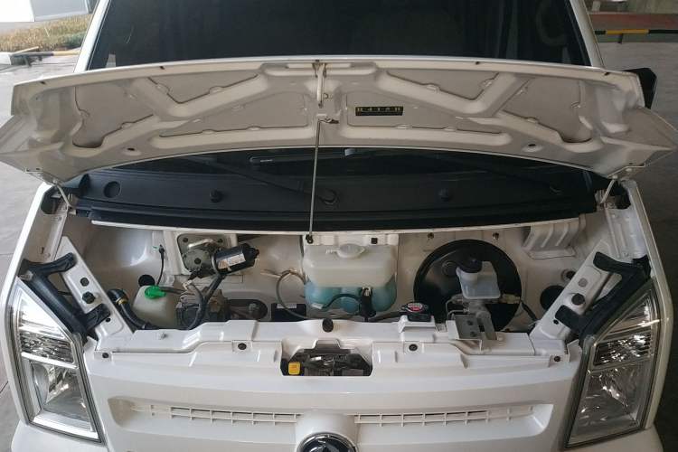 Used Dongfeng Xiaokang EC36 2018 Standard Model Starheng Battery Engine Bay