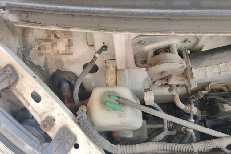 Used Dongfeng Xiaokang EC36 2018 Standard Model Camel Battery Engine Bay Right