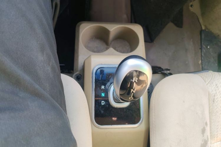 Used Dongfeng Xiaokang EC36 2018 Standard Model Starheng Battery Gear Lever