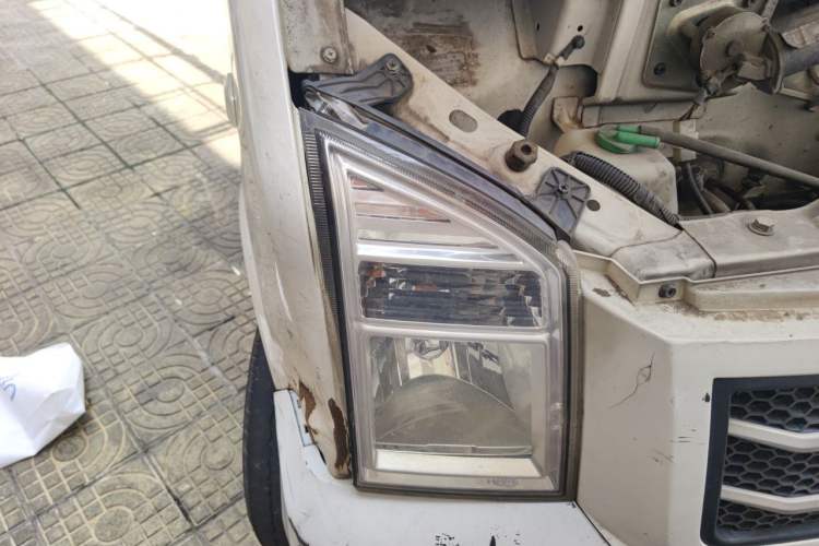 Used Dongfeng Xiaokang EC36 2018 Standard Model Camel Battery Right Front Headlight