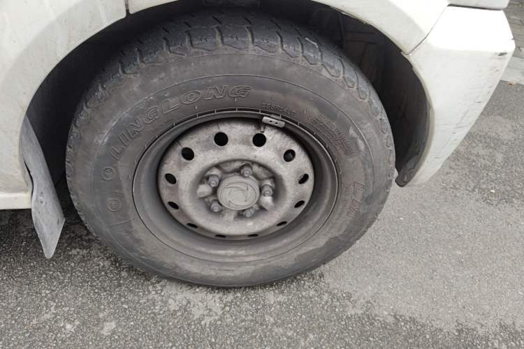Used Dongfeng Xiaokang EC36 2018 Standard-Model Sandton Battery Right Front Wheel Hub