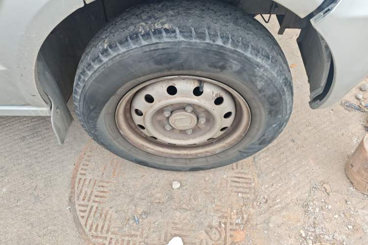 Used Dongfeng Xiaokang EC36 2020 Standard Model CATL Battery Right Front Wheel Hub