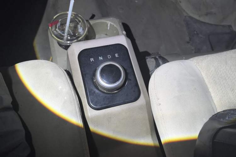 Used Dongfeng Xiaokang EC36 2020 Standard Model CATL Battery Gear Lever