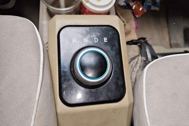 Used Dongfeng Xiaokang EC36 2020 Standard Model CATL Battery Gear Lever