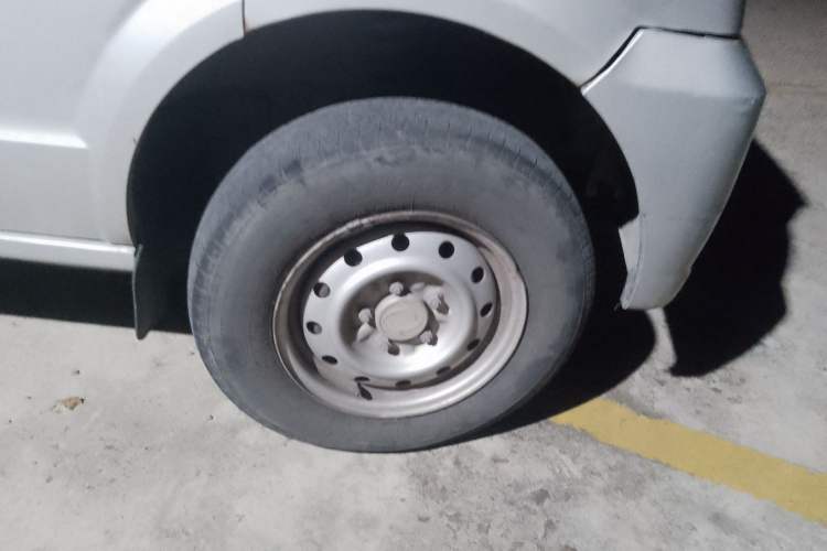 Used Dongfeng Xiaokang EC36 2020 Standard Model CATL Battery Right Front Wheel Hub