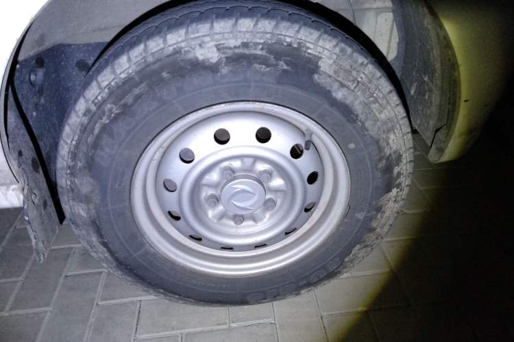 Used Dongfeng Xiaokang EC36 2020 Standard Model CATL Battery Right Front Wheel Hub