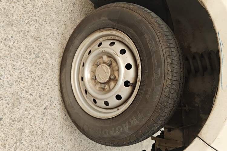 Used Dongfeng Xiaokang EC36 2020 Standard Model CATL Battery Right Front Wheel Hub