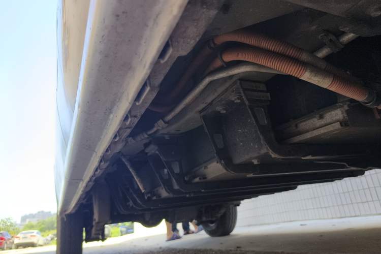 Used Dongfeng Xiaokang EC36 2021 Standard Model Guoxuan Hi-Tech Battery Chassis Front Right