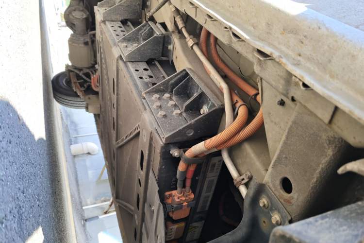 Used Dongfeng Xiaokang EC36 2021 Standard Model Ningde Times Battery Chassis Front Right