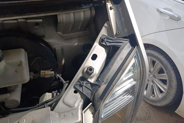 Used Dongfeng Xiaokang EC36 2021 Standard Model Ningde Times Battery Engine Bay Left