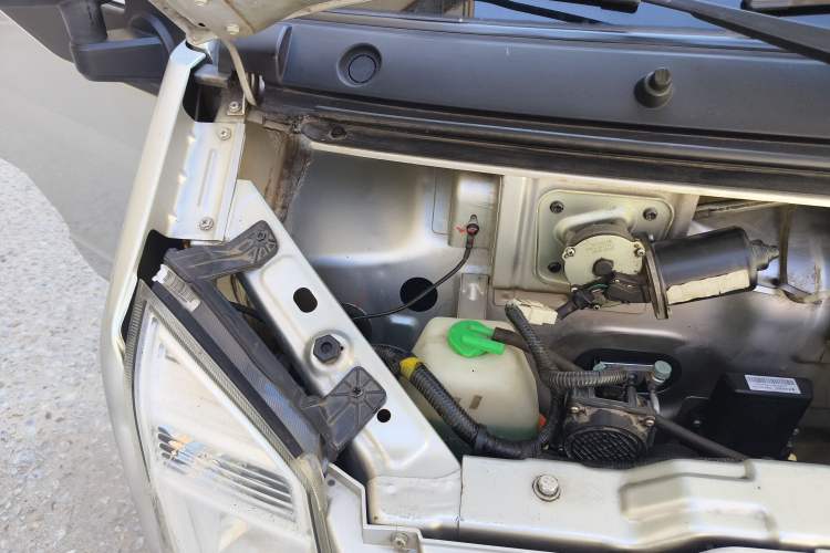 Used Dongfeng Xiaokang EC36 2021 Standard Model Guoxuan Hi-Tech Battery Engine Bay Right