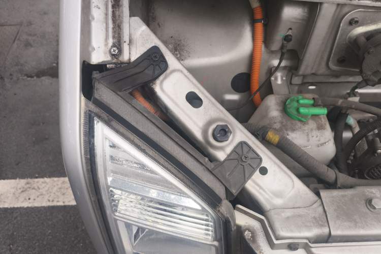 Used Dongfeng Xiaokang EC36 2021 Standard Model Guoxuan Hi-Tech Battery Engine Bay Right
