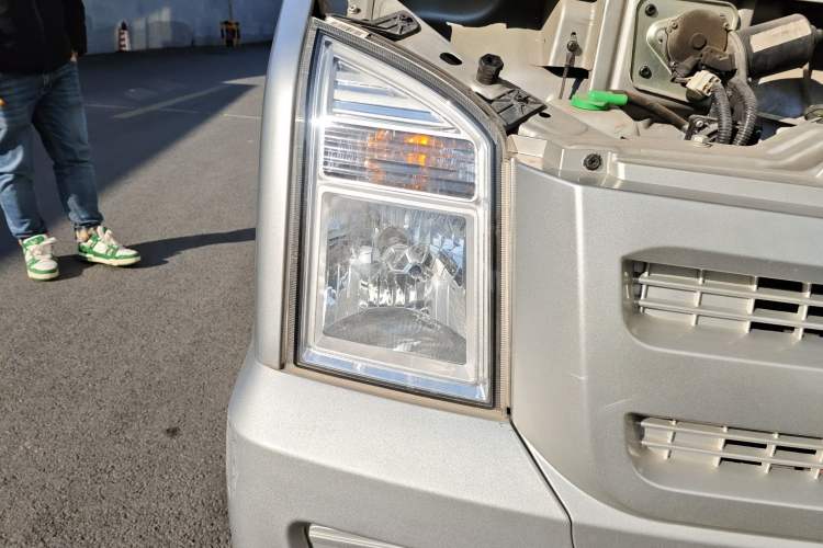 Used Dongfeng Xiaokang EC36 2021 Standard Model Ningde Times Battery Right Front Headlight