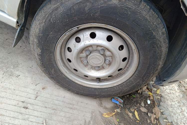 Used Dongfeng Xiaokang EC36 2021 Standard Model Ningde Times Battery Right Front Wheel Hub