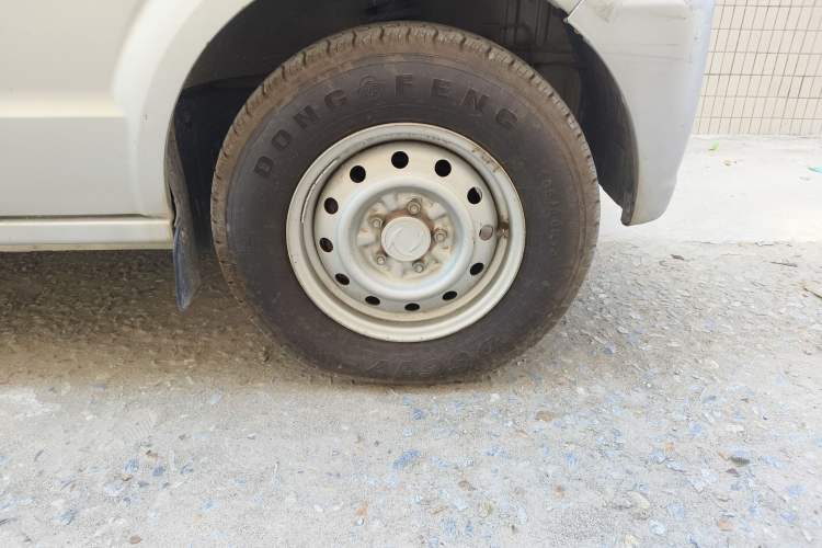 Used Dongfeng Xiaokang EC36 2021 Standard Model Guoxuan Hi-Tech Battery Right Front Wheel Hub