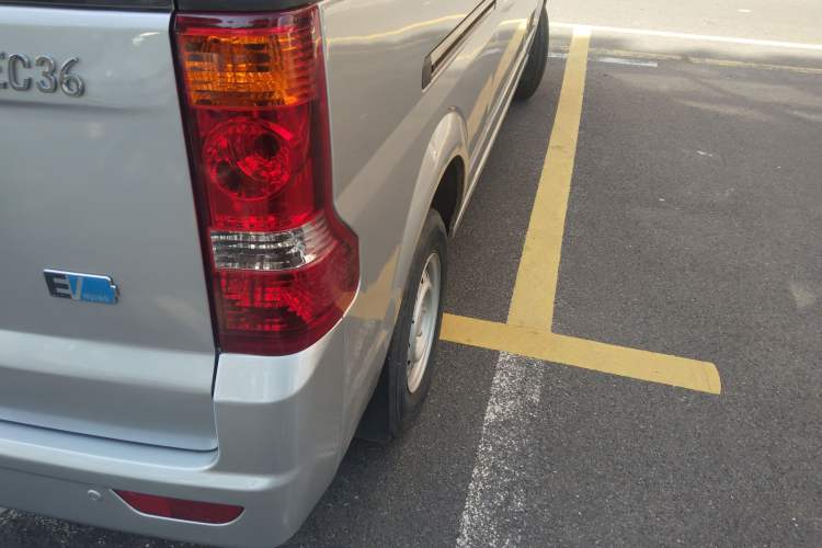 Used Dongfeng Xiaokang EC36 2021 Standard Model Ningde Times Battery Right Rear Taillight