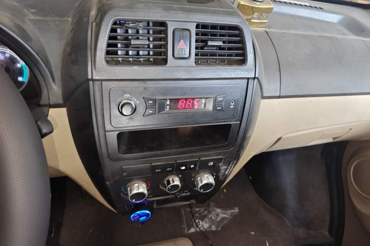 Used Dongfeng Xiaokang EC36 2021 Standard Model Guoxuan Hi-Tech Battery Audio And AC Panel