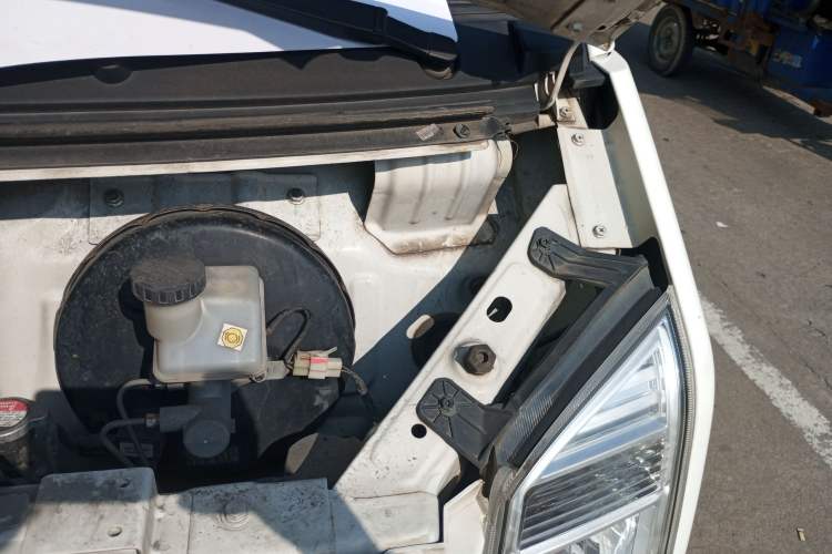 Used Dongfeng Xiaokang EC36 2021 Standard Model Guoxuan Hi-Tech Battery Engine Bay Left
