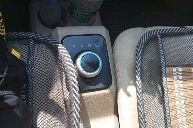 Used Dongfeng Xiaokang EC36 2021 Standard Model Guoxuan Hi-Tech Battery Gear Lever