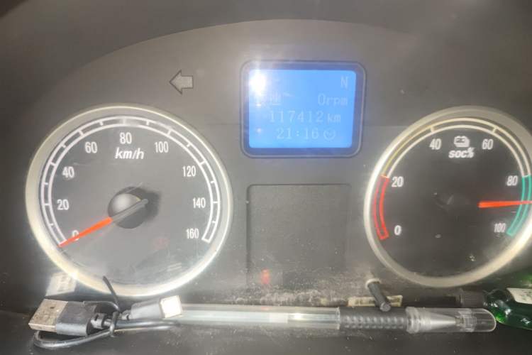 Used Dongfeng Xiaokang EC36 2021 Standard Model Guoxuan Hi-Tech Battery Odometer Close Up