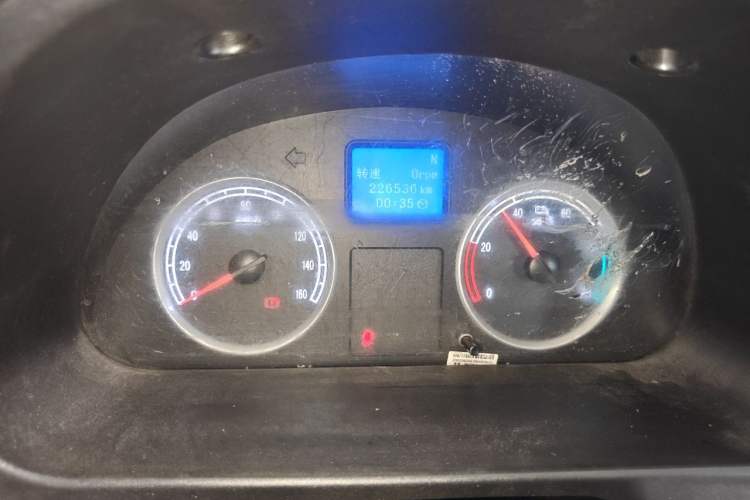 Used Dongfeng Xiaokang EC36 2021 Standard Model Guoxuan Hi-Tech Battery Odometer Close Up