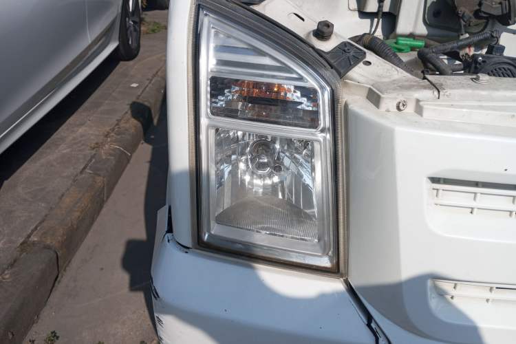 Used Dongfeng Xiaokang EC36 2021 Standard Model Guoxuan Hi-Tech Battery Right Front Headlight