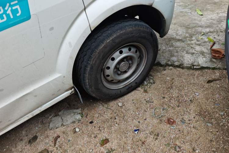 Used Dongfeng Xiaokang EC36 2021 Standard Model Ningde Times Battery Right Front Wheel Hub
