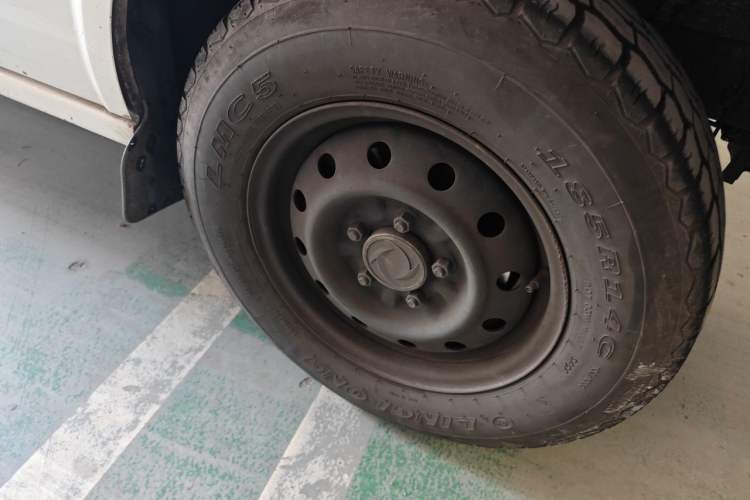Used Dongfeng Xiaokang EC36 2021 Standard Model Ningde Times Battery Right Front Wheel Hub