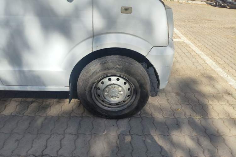 Used Dongfeng Xiaokang EC36 2021 Standard Model Ningde Times Battery Right Front Wheel Hub