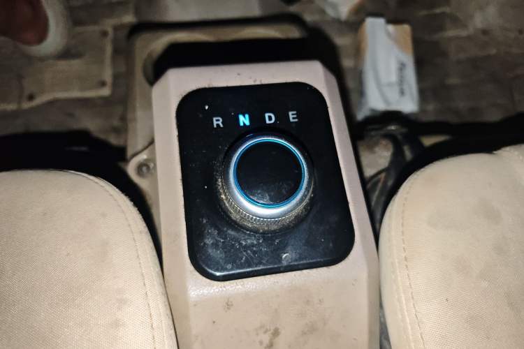 Used Dongfeng Xiaokang EC36 2022 Standard Edition CATL Battery Gear Lever