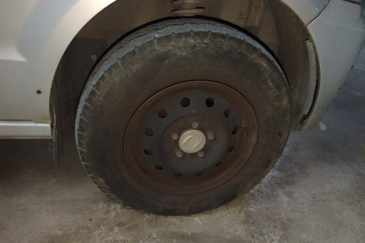 Used Dongfeng Xiaokang EC36 2022 Standard Edition CATL Battery Right Front Wheel Hub