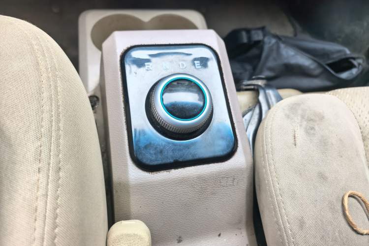 Used Dongfeng Xiaokang EC36 2022 Standard Edition CATL Battery Gear Lever